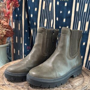 Dr Scholl’s Olive Green Chelsea Boots